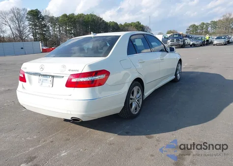 2011 Mercedes-Benz E 350 4Matic z USA, uszkodzony, nr VIN WDDHF8HB2BA296180